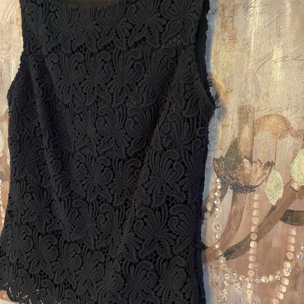 EUC Beautiful Talbots Crochet Lace Navy Top - Picture 4 of 7